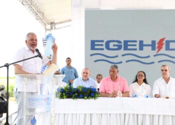 Presidente Abinader inicia construcción de carretera en María Trinidad Sánchez