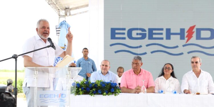 Presidente Abinader inicia construcción de carretera en María Trinidad Sánchez