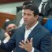Colocan grillete a Adán Cáceres pero sigue proceso en su contra