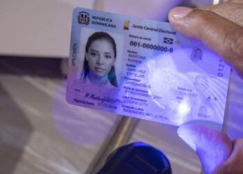Ciudadanos se quejan de lentitud en segundo día de renovación de la cédula