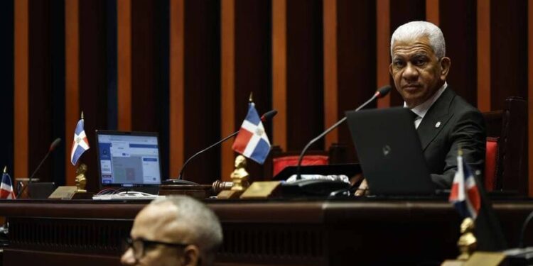 “No es un diálogo si yo llevo lo que quiero”: presidente del Senado responde a Danilo Medina