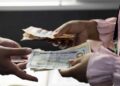 El dólar se sitúa en RD$59.86 y el Gobierno destaca la estabilidad cambiaria