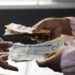 El dólar se sitúa en RD$59.86 y el Gobierno destaca la estabilidad cambiaria