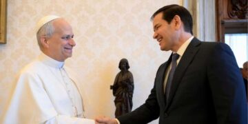 Marco Rubio viaja a Roma para reconducir la relación con el papa León XIV y Giorgia Meloni